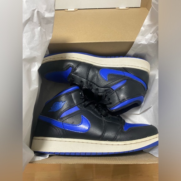 Size 7 Mens Nike Jordan 1 Mid Black Hyper Royal Tumbled Leather 554724-077 - Picture 12 of 14